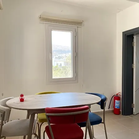Stylish Peaceful Gem In Center