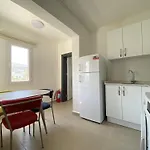 Stylish Peaceful Gem In Center Daire *