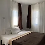Stylish Peaceful Gem In Center Apartmán Bodrum